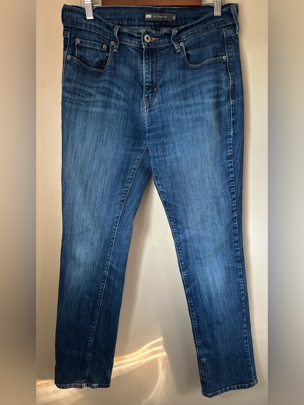 Levi’s 505 Women’s Size 10 Dark Wash Straight Leg Classic Fit Blue Jeans
